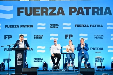 Kicillof en Almirante Brown: se reunió con Cascallares, Taiana y con fiscales de mesa de cara a las elecciones