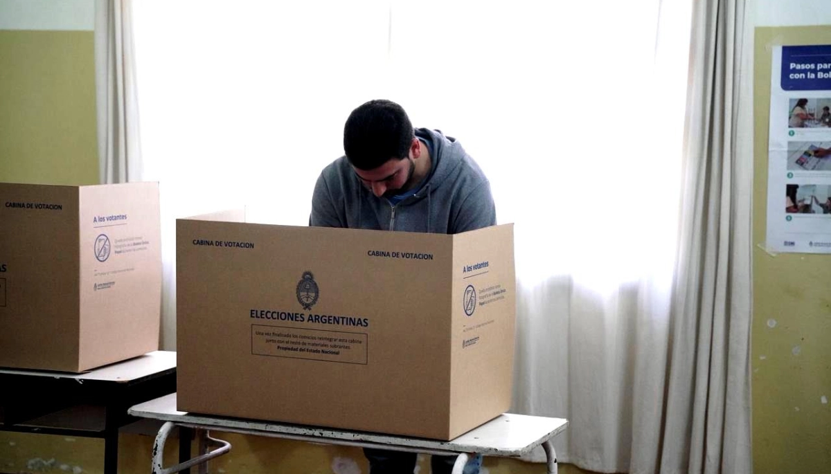 25 de Mayo: Egüen votó y pidió seguir “fortaleciendo la democracia con respeto y esperanza”