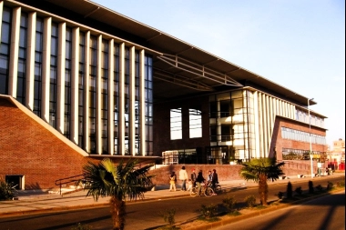 Fuerza Patria sacó una importante ventaja en Ezeiza y desplazó a La Libertad Avanza con el 44,48%