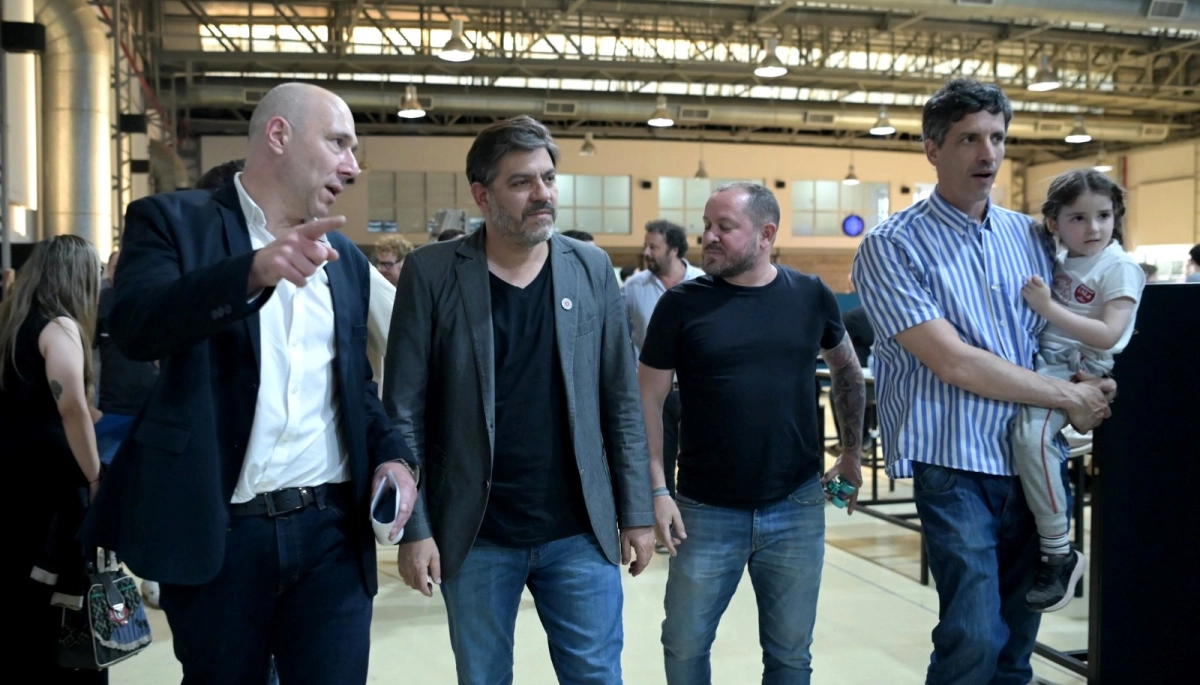 Tras la derrota electoral, Bianco buscó calmar la interna y reivindicó el desempeño del peronismo bonaerense