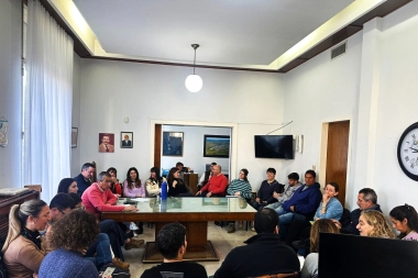 Con vistas a la Fiesta Nacional del Ave de Raza, Suescun encabezó una nueva reunión de gabinete en Rauch