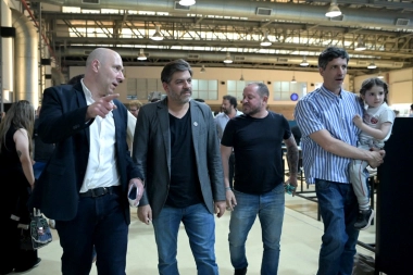 Tras la derrota electoral, Bianco buscó calmar la interna y reivindicó el desempeño del peronismo bonaerense