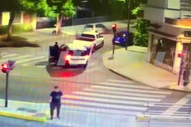 Conductor errante fue perseguido por Villa Devoto y descubrieron que manejaba una camioneta melliza