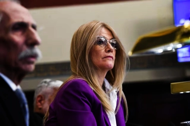 Magario denuncia que la mitad de los adultos argentinos están endeudados por las políticas de Milei