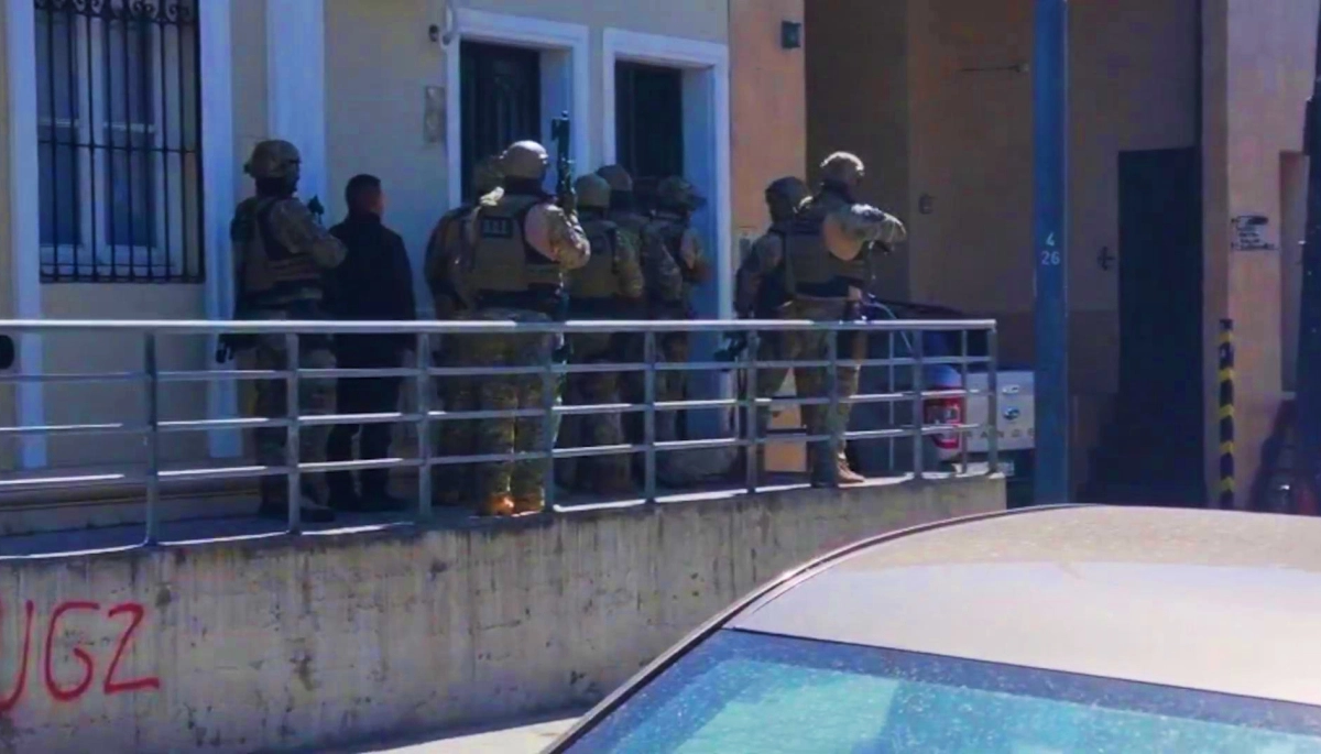 Desarticularon a una banda que robó medio kilo de oro y miles de dólares con la modalidad "salidera"