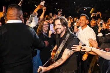Juanes hizo vibrar el Movistar Arena con un show explosivo junto a grandes invitados