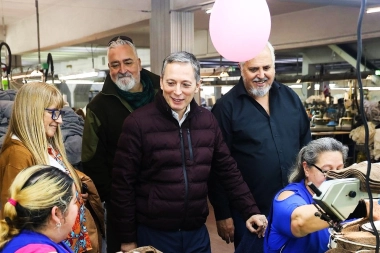 Gray recorrió la planta de Mauro Sergio en Mar del Plata y dialogaron sobre la situación de la industria textil