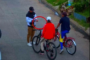 En Hurlingham, un joven de 18 años asesinó a sangre fría a un vecino y escapó en bicicleta