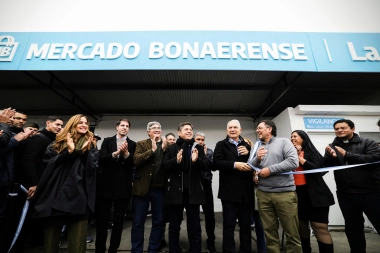 Kicillof y agenda variada en La Plata: inauguró un Mercado Bonaerense y recorrió obras en La República de los Niños