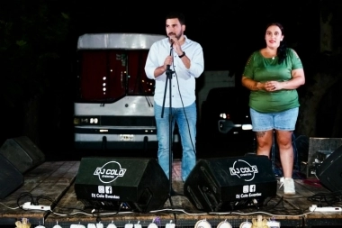 Fiesta y comparsa en 25 de Mayo: Egüen estuvo presente en los carnavales de Ernestina