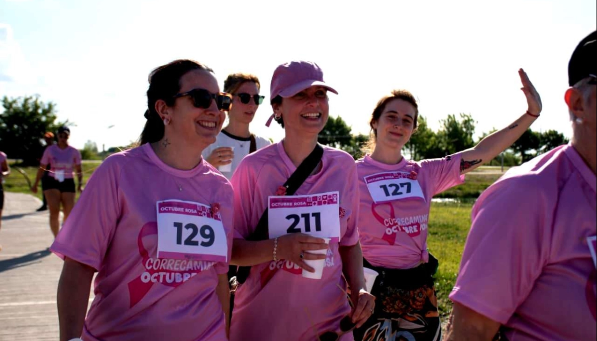 Magdalena cerró el “Octubre Rosa” con una correcaminata que reunió a más de 450 personas