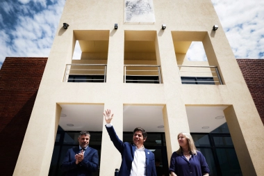 En Magdalena: Kicillof se reunió con Hourcade y recorrieron la nueva Casa de la Provincia