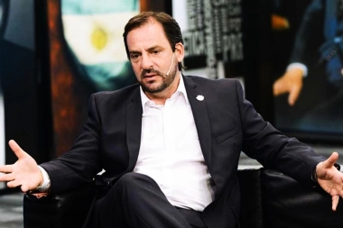 Saltó en defensa de Kicillof: Sujarchuk cruzó a Cristina por las listas y la falta de debate territorial