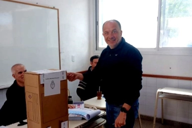 Garate votó en Tres Arroyos y afirmó que estas elecciones definen “qué país vamos a tener”