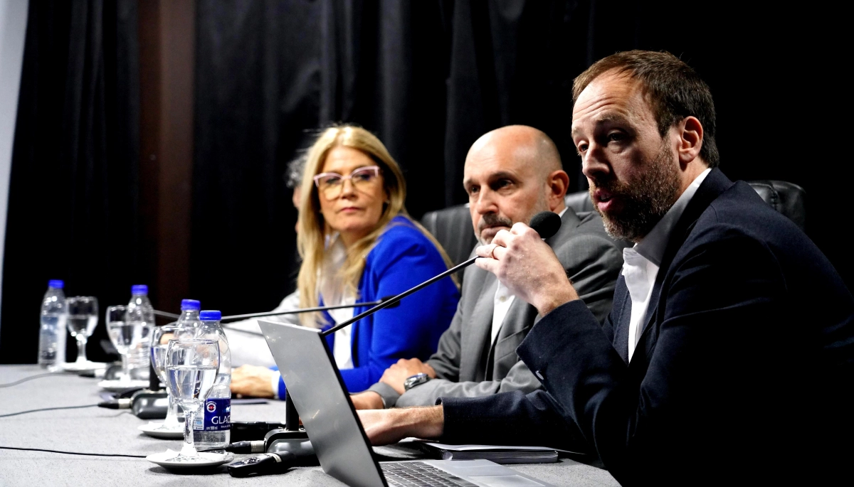 Con detalles sobre el fondo para municipios, López defendió el Presupuesto 2026 en la Legislatura bonaerense