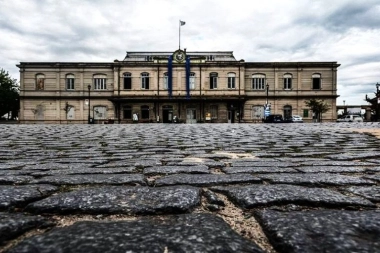 En La Plata se acordó que ABSA construirá un acueducto para mejorar el servicio de agua en Meridiano V