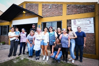 Mayra Mendoza entregó equipamiento para el Centro Comunitario en el barrio La Matera