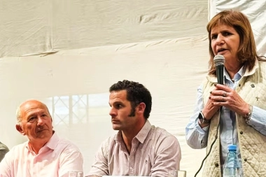 Bronca en el Gobierno de Kicillof: Bullrich anunció como propia una obra frente a productores inundados