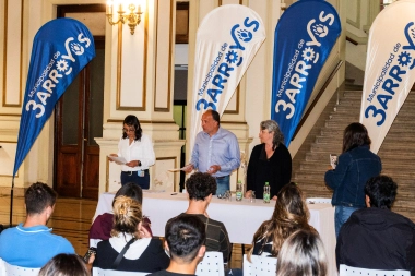 34 familias de Tres Arroyos recibieron los boletos de compra-venta del programa “Un lote para mi familia”