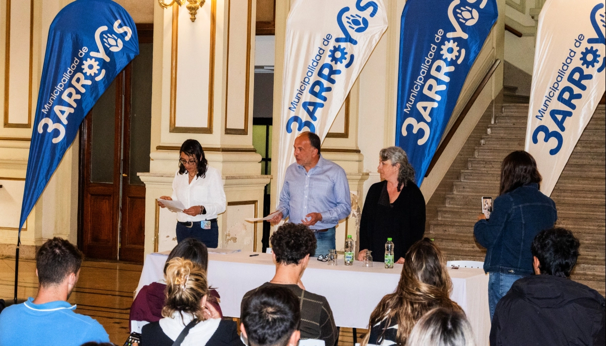 34 familias de Tres Arroyos recibieron los boletos de compra-venta del programa “Un lote para mi familia”