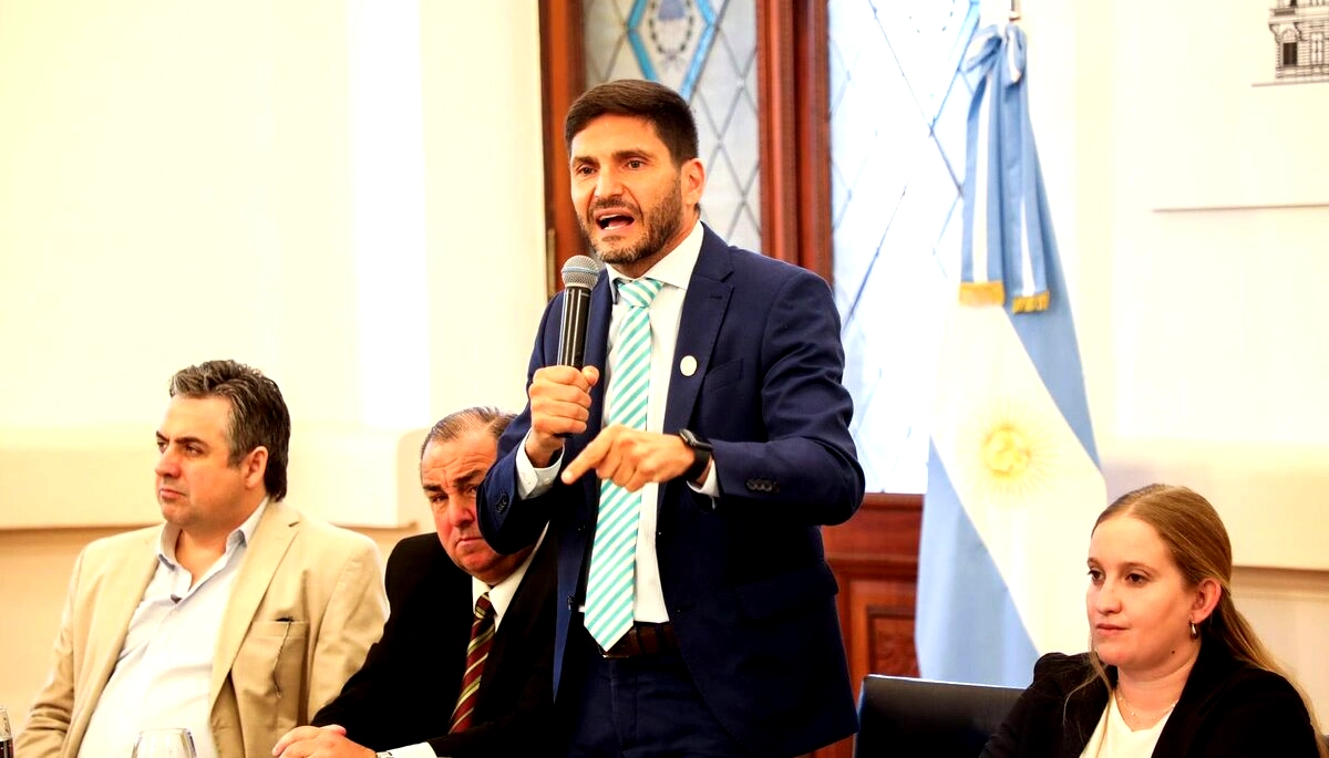 Un radar ilegal sobre la ruta y multas de tránsito invalidas ponen contra las cuerdas a Pullaro en Santa Fe