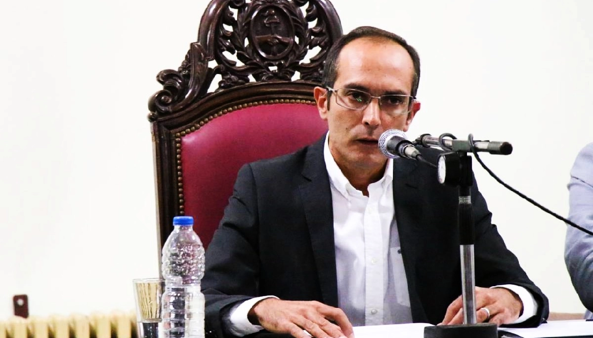 Renuncia sin licencia: Pisano deja la intendencia de Bolívar para asumir su banca en el Senado bonaerense