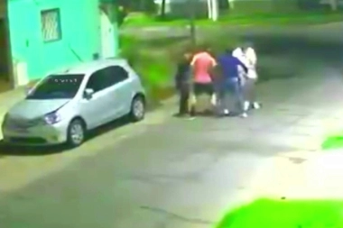 La pelota no se mancha: volvía de jugar al fútbol y delincuentes armados lo dejaron a pie