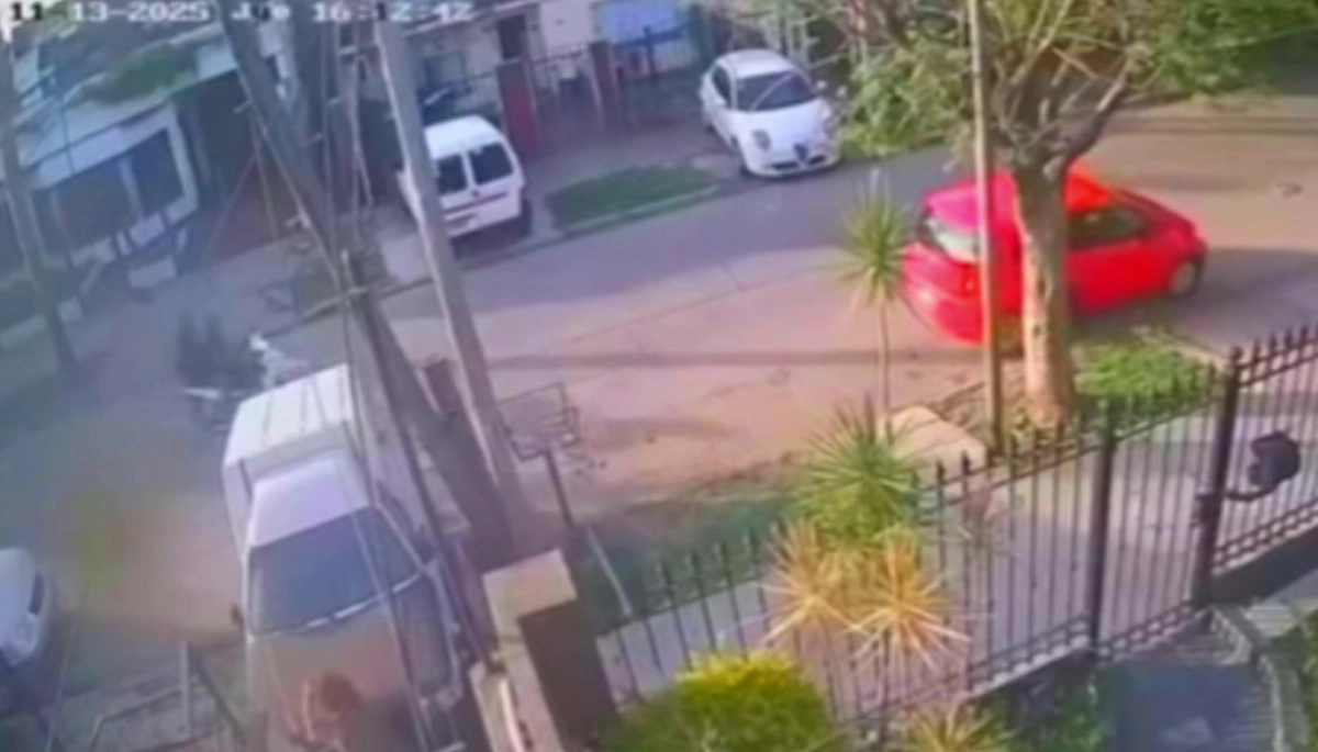 Miedo en Tres de febrero: intentó robar un auto y casi muere atropellado