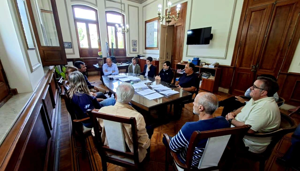 Tres Arroyos: Garate sumó a dirigentes empresariales para reactivar el aeródromo y recuperar los vuelos comerciales