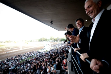 Kicillof en la pista: junto Alak, festejaron el aniversario en el Hipódromo y la municipalidad platense
