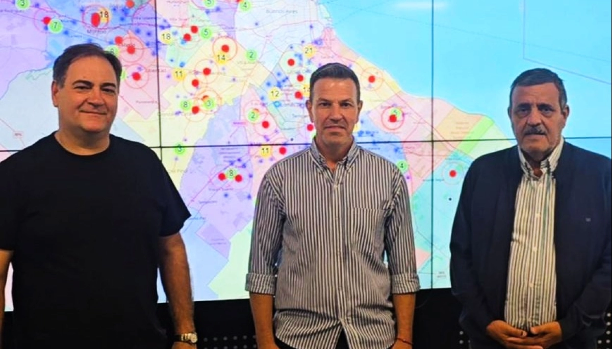 Sciaini entregó más móviles policiales en Roque Pérez para fortalecer la seguridad local