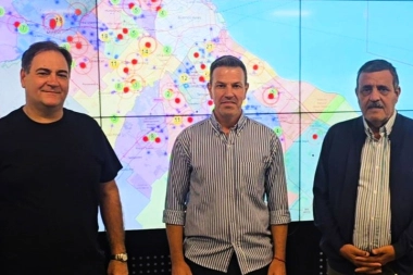 Sciaini entregó más móviles policiales en Roque Pérez para fortalecer la seguridad local