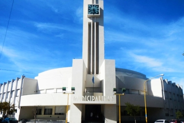Adolfo Gonzales Chaves: se presenta el libro “Pequeños relatos… Grandes historias”