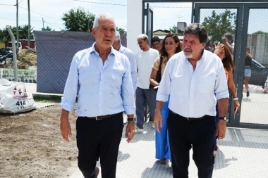 Alak y Sileoni supervisaron la obra en una escuela de Olmos paralizada por la gestión municipal anterior