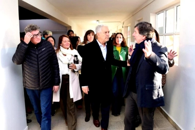 En La Plata, el intendente Alak y Sileoni visitaron una escuela secundaria y destacaron las mejoras edilicias