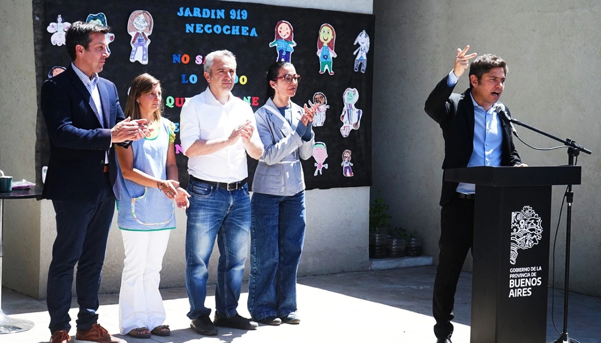 Kicillof visitó Necochea y reconoció al intendente: “Fue él quien resolvió terminar la obra que paró Milei”