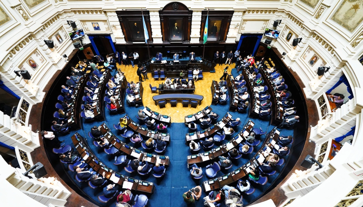 Intensas negociaciones por el Endeudamiento: por ahora aprobarían el Presupuesto e Impositiva que pide Kicillof