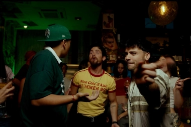 Márama reunió a Max Carra y Maxi Espindola para estrenar el remix veraniego de “Ya No Llora”