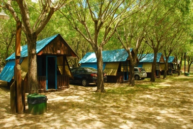 Verano bonaerense 2026: cuáles son los precios para acampar en La Costa Atlántica