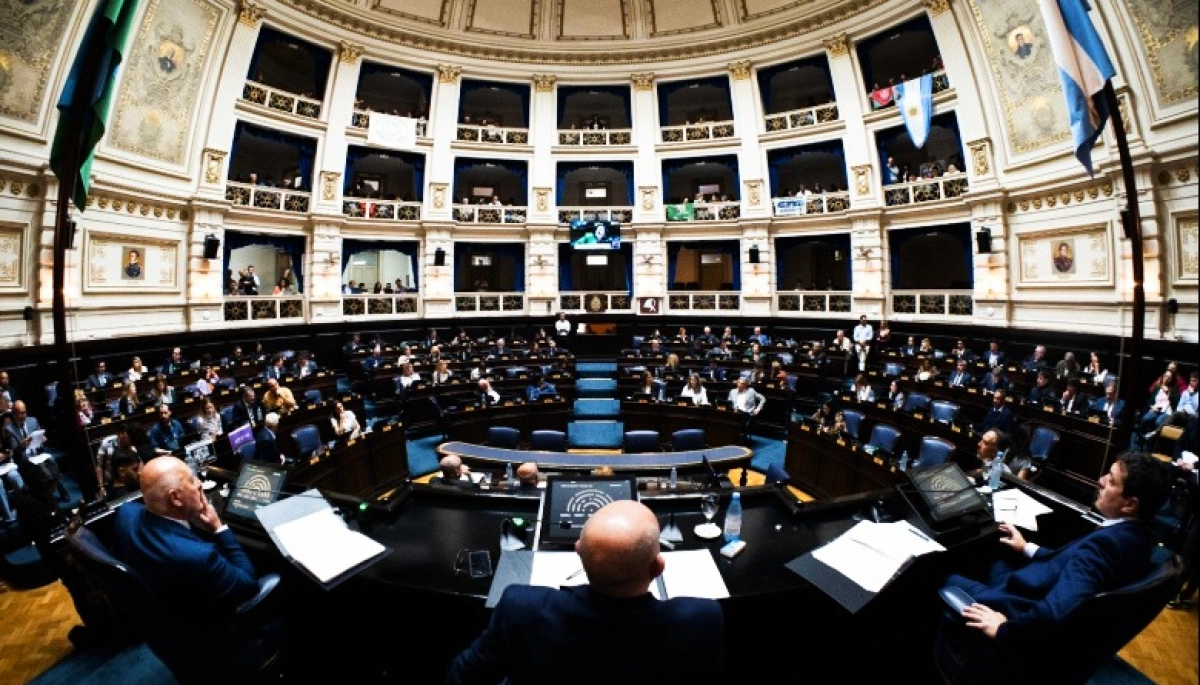 En otro día de tensión y negociaciones, se acerca la aprobación del endeudamiento que pide Kicillof