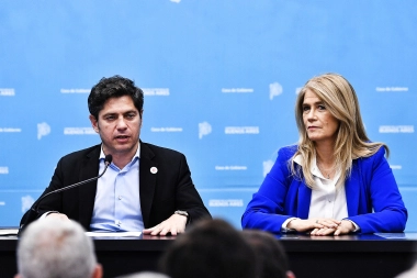 En el Salón Dorado: Kicillof congregó a su tropa e insistió con la aprobación del endeudamiento
