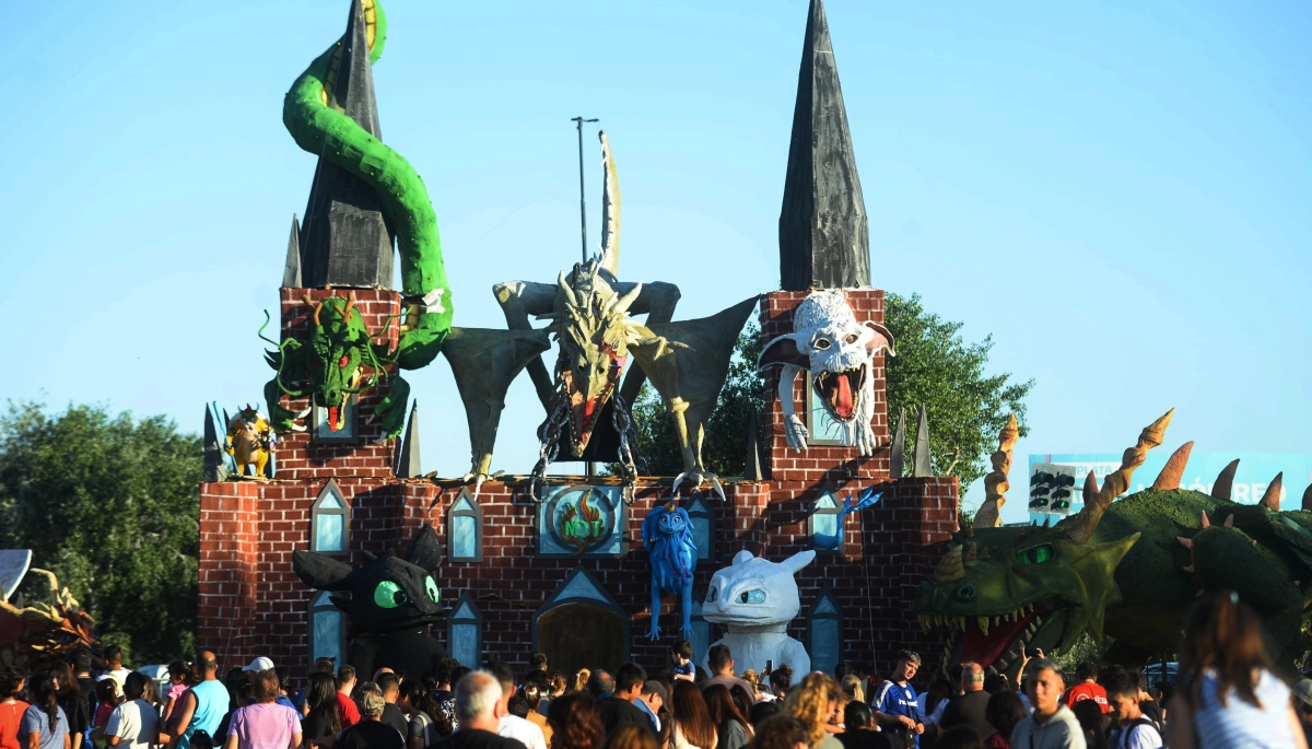 La Plata abrió la inscripción de muñecos para la tradicional quema de fin de año