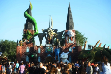 La Plata abrió la inscripción de muñecos para la tradicional quema de fin de año