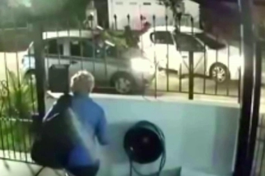 Raid en Mar del Plata: jóvenes armados la rodearon y le robaron el auto cuando esperaba a una amiga