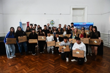 La Embajada de Turquía en Argentina donó 30 notebooks a escuelas de Bahía Blanca