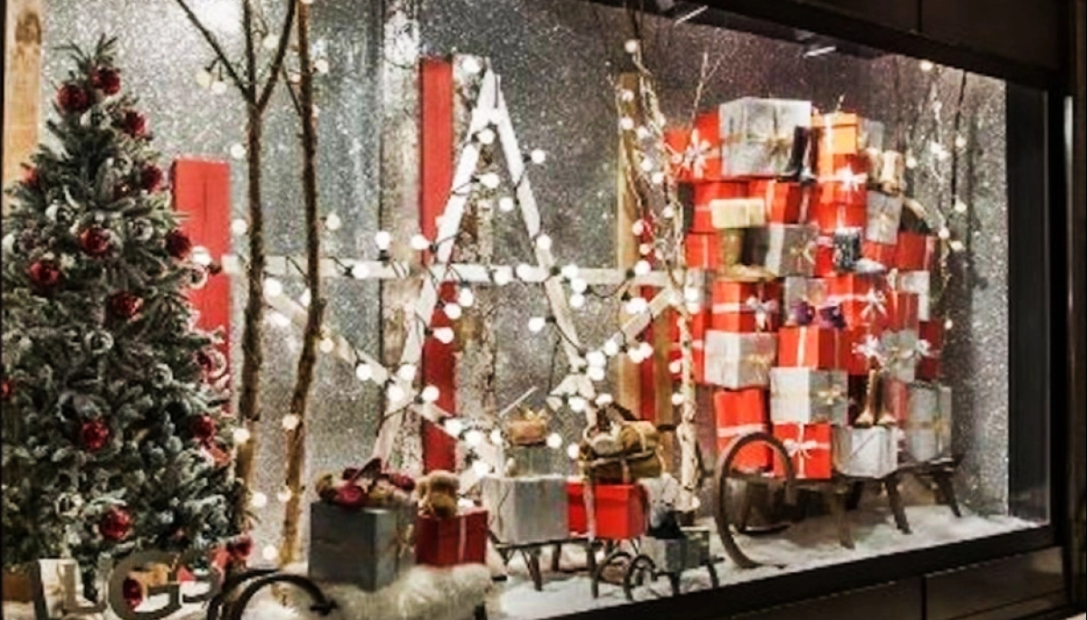 Se viste de Navidad: Quilmes se prepara para el concurso de vidrieras y ambientación navideña 2025