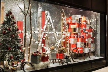 Se viste de Navidad: Quilmes se prepara para el concurso de vidrieras y ambientación navideña 2025