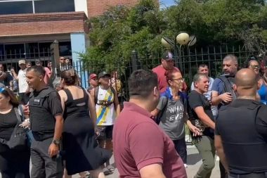 Libertarios y peronistas usaron el Concejo como ring de boxeo: la jura de concejales que terminó mal