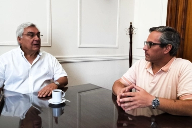 Alegre retomó sus funciones y mantuvo una reunión con el intendente interino Oscar Trojaola