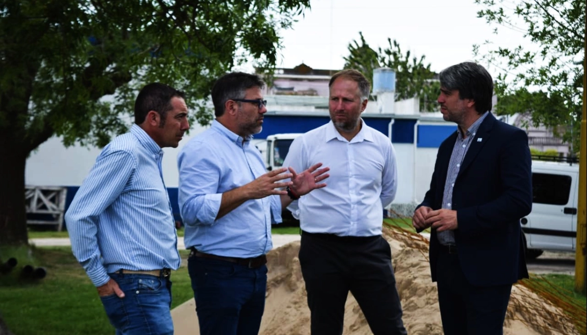 Hourcade recibió al presidente de ABSA y recorrieron obras para mejorar el servicio en Magdalena